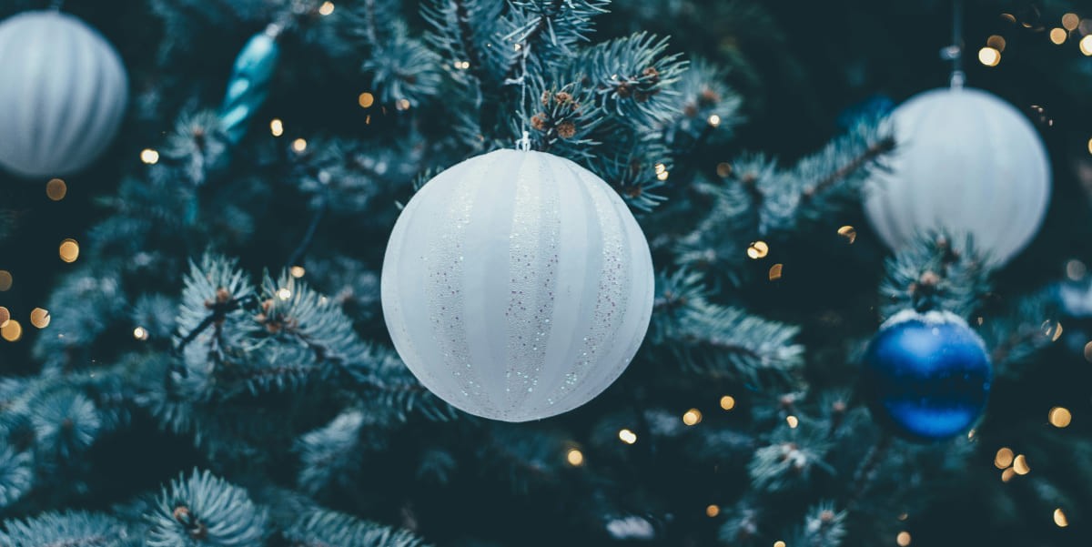 Christbaumkugeln © Foto von Annie Spratt auf Unsplash